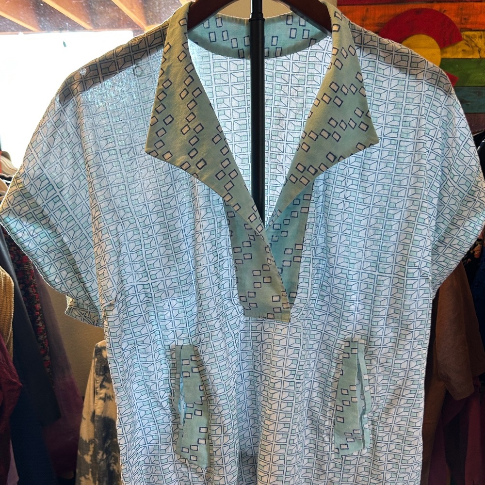 Rekha Datta Blue Geometric Print Short Sleeve Tunic Top- Large